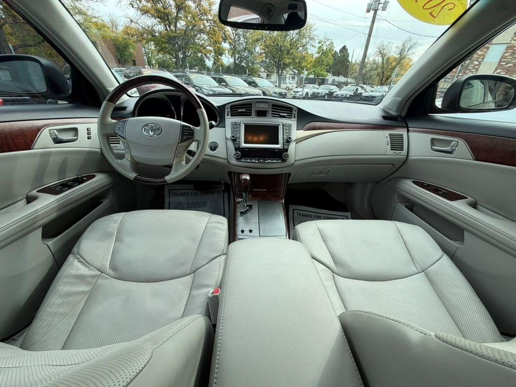 Toyota Avalon Base 2011