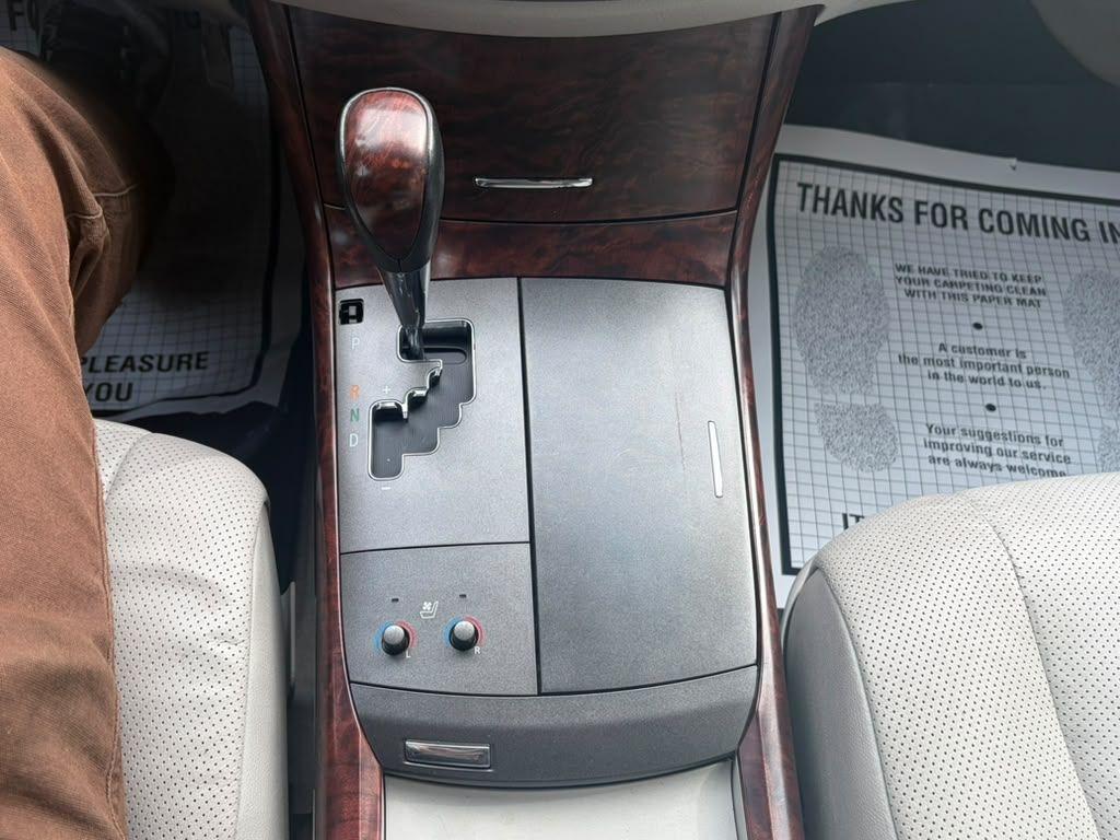 Toyota Avalon Base 2011