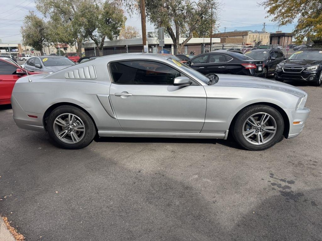 Ford Mustang V6 Coupe 2013