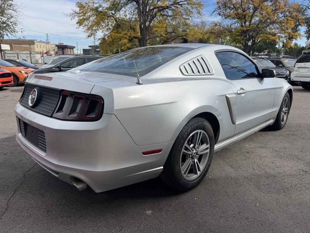 Ford Mustang V6 Coupe 2013