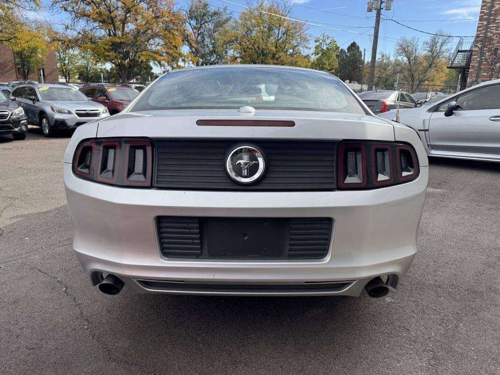 Ford Mustang V6 Coupe 2013