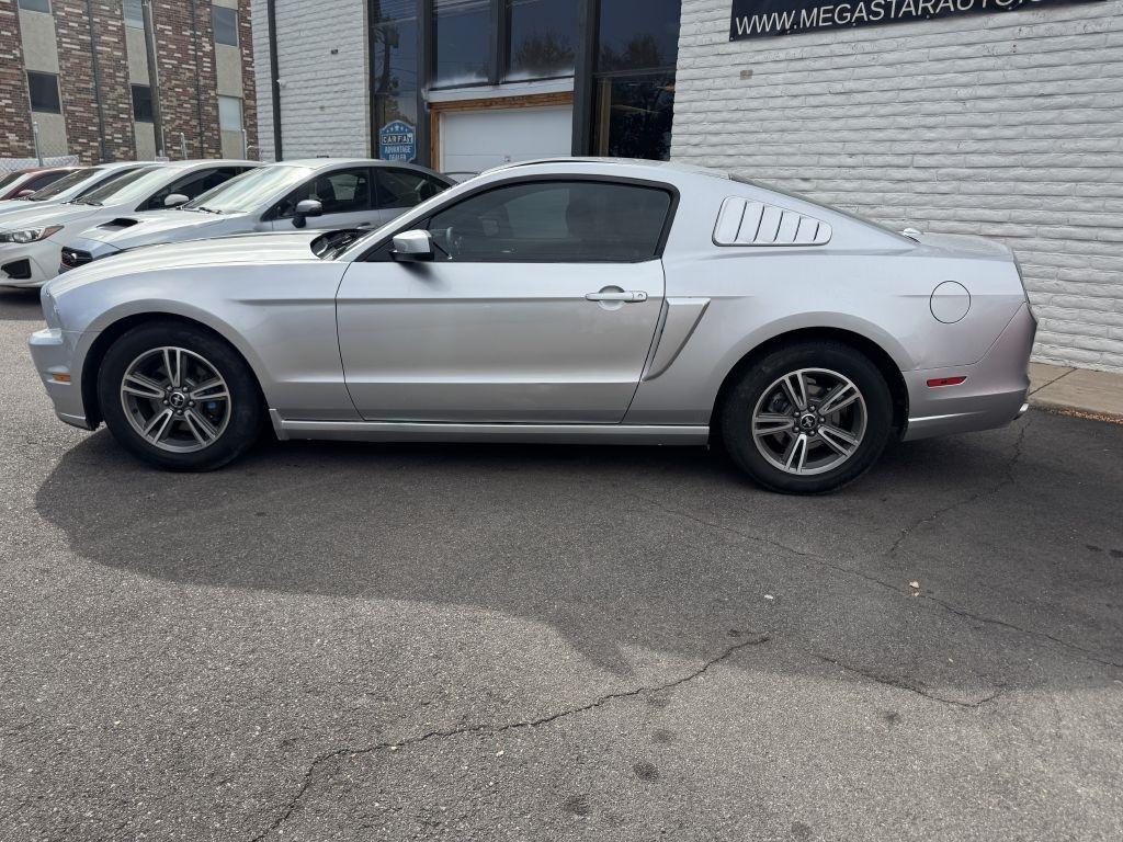 Ford Mustang V6 Coupe 2013