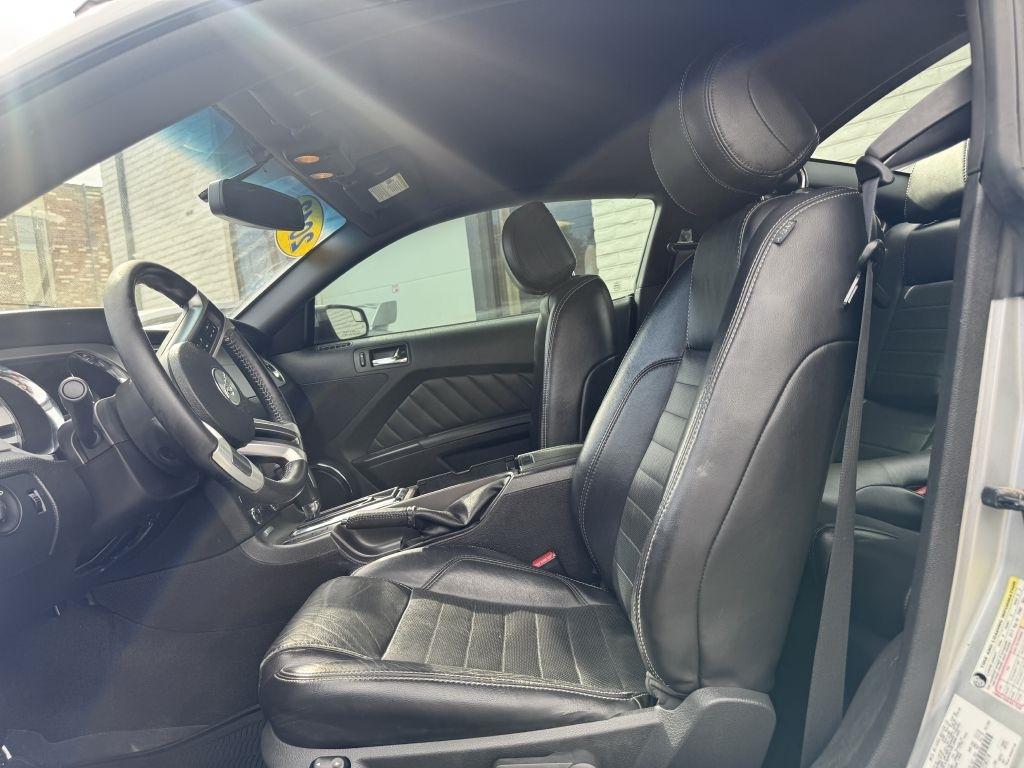 Ford Mustang V6 Coupe 2013