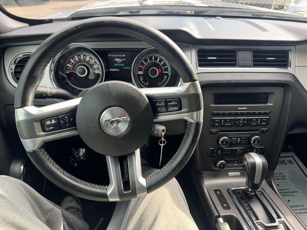 Ford Mustang V6 Coupe 2013