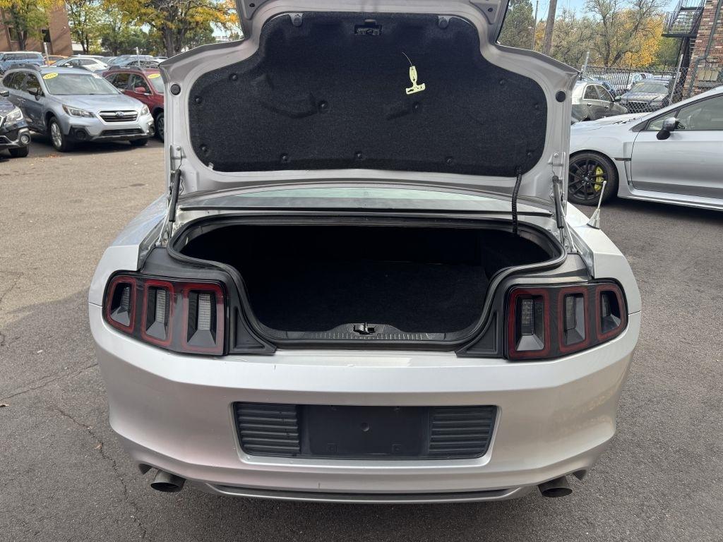 Ford Mustang V6 Coupe 2013