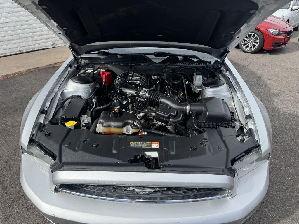 Ford Mustang V6 Coupe 2013