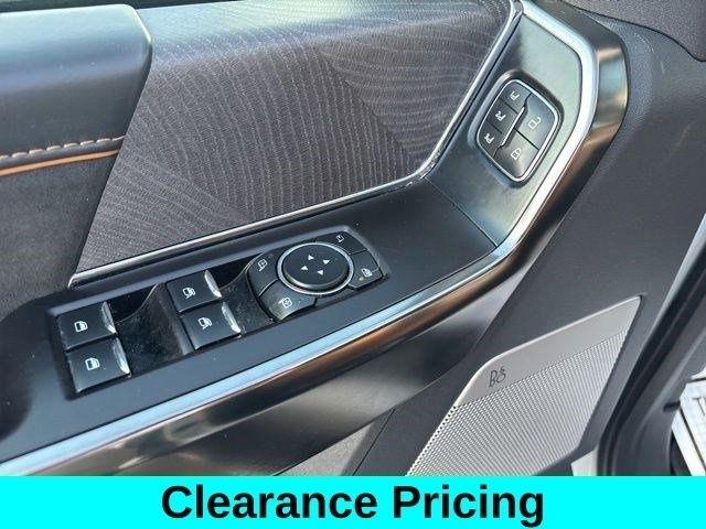 Ford F-150 Platinum SuperCrew 4WD 2023