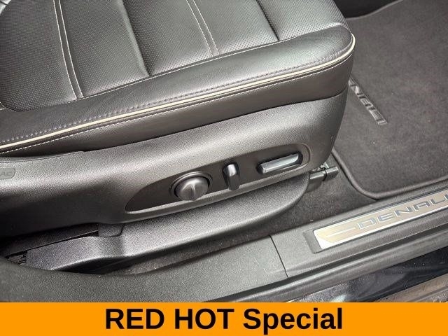 GMC Acadia Denali AWD 2020