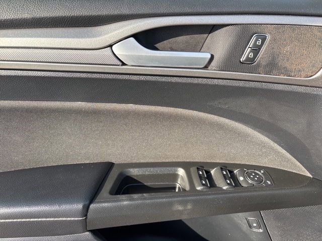 Ford Fusion Hybrid SE 2020