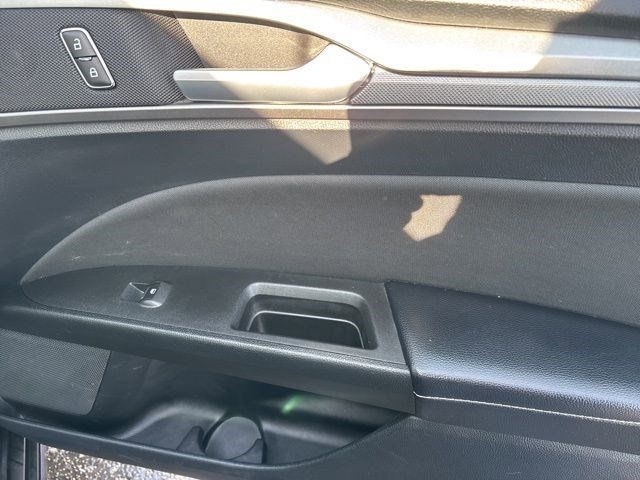 Ford Fusion Hybrid SE 2020