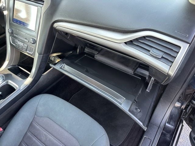 Ford Fusion Hybrid SE 2020