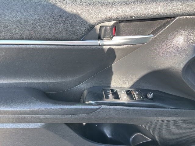 Toyota Camry SE 2020