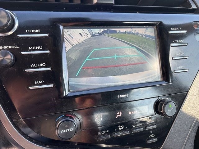 Toyota Camry SE 2020