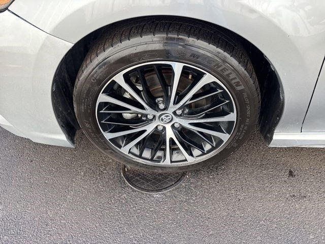 Toyota Camry SE 2020