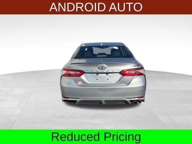 Toyota Camry SE 2020