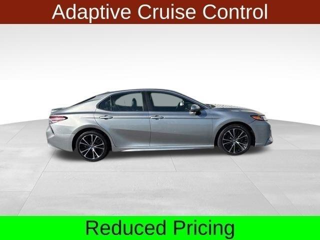 Toyota Camry SE 2020