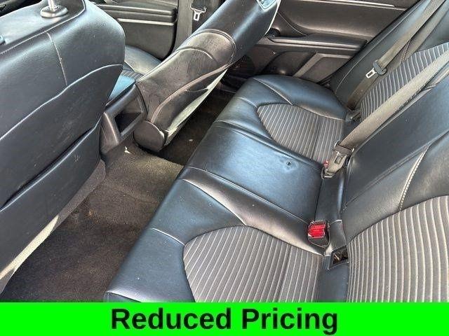 Toyota Camry SE 2020