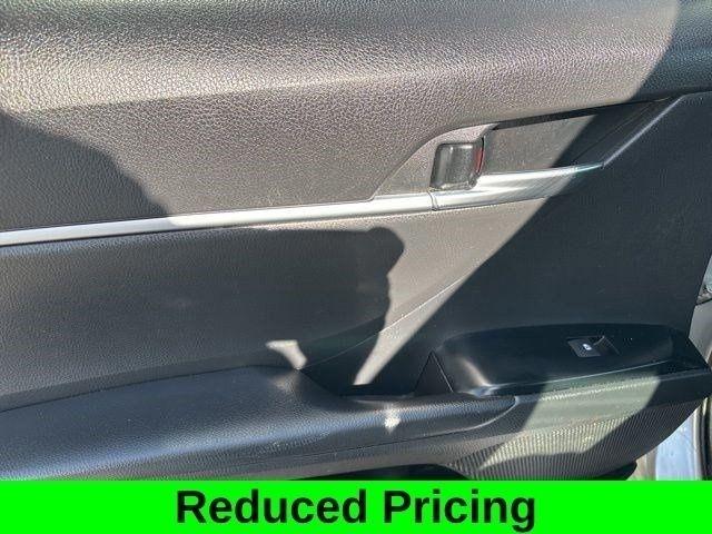 Toyota Camry SE 2020