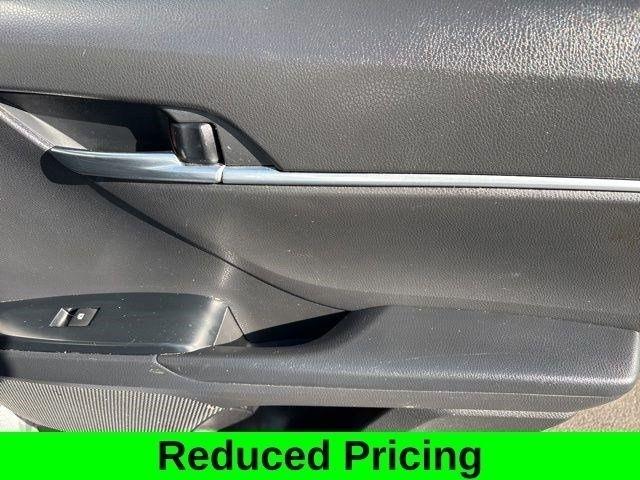 Toyota Camry SE 2020