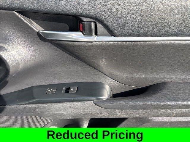 Toyota Camry SE 2020