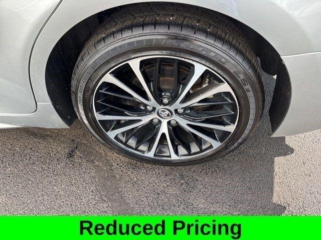 Toyota Camry SE 2020