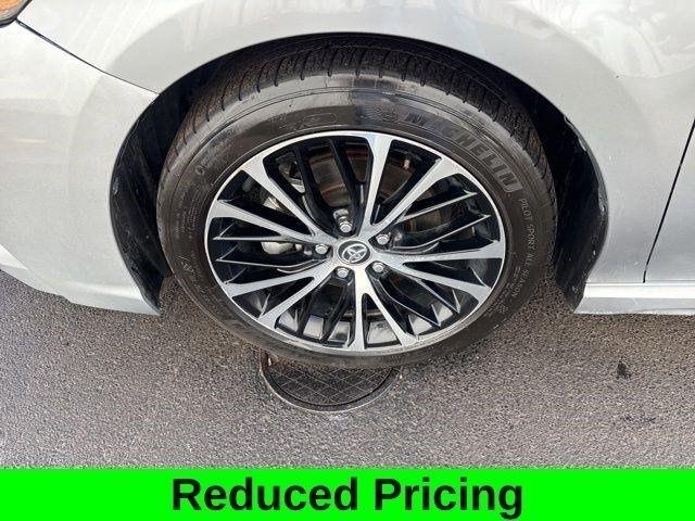 Toyota Camry SE 2020