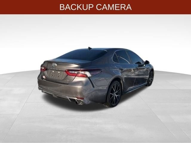 Toyota Camry SE 2022