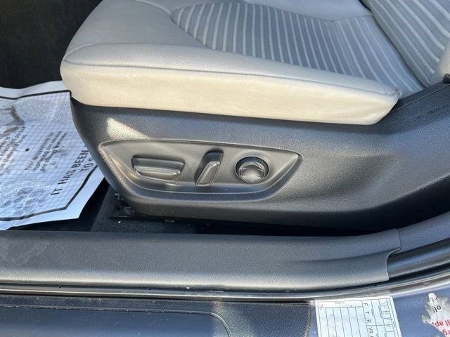 Toyota Camry SE 2022