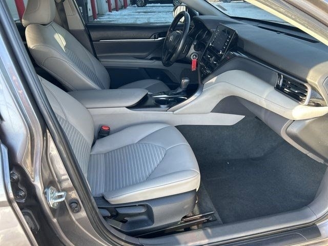 Toyota Camry SE 2022