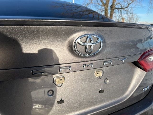 Toyota Camry SE 2022