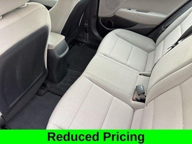 Hyundai Elantra SE 2019