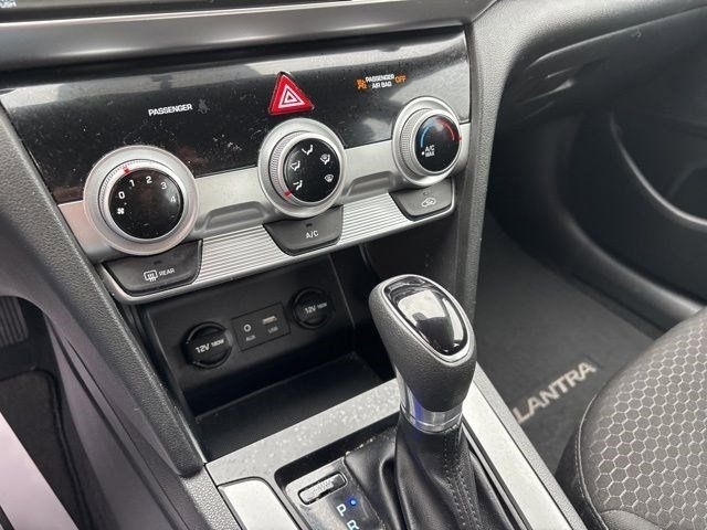 Hyundai Elantra SE 2019