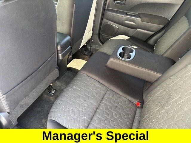 Mitsubishi Outlander Sport  2020