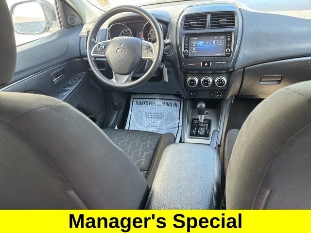 Mitsubishi Outlander Sport  2020