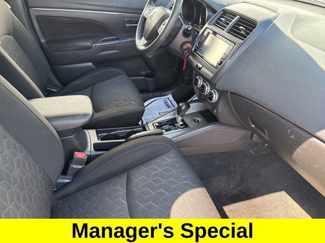 Mitsubishi Outlander Sport  2020