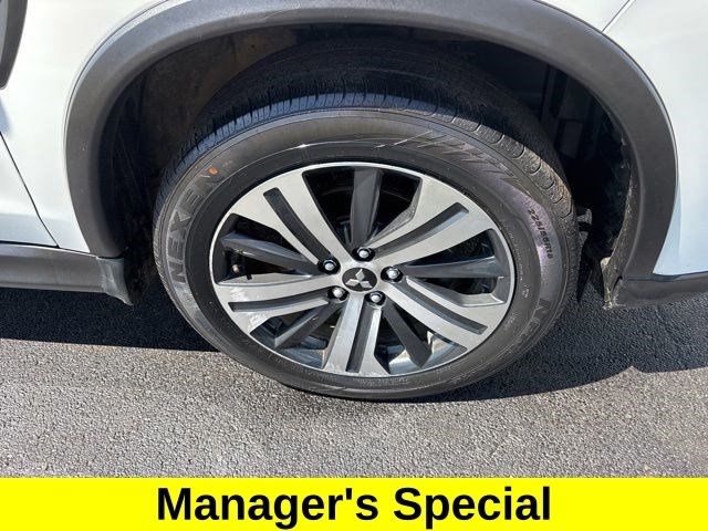 Mitsubishi Outlander Sport  2020