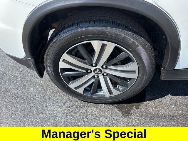 Mitsubishi Outlander Sport  2020