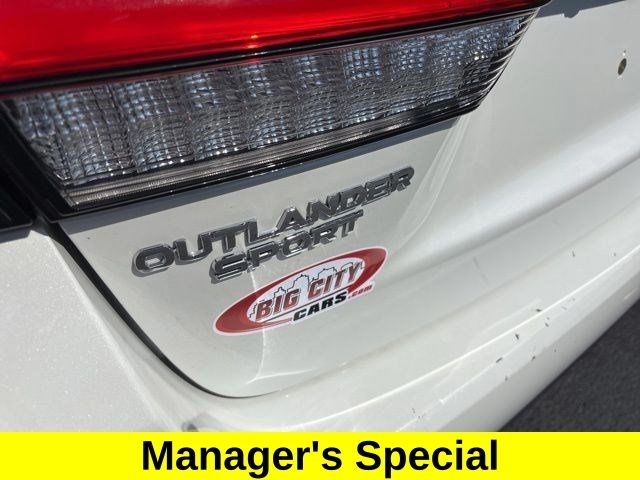 Mitsubishi Outlander Sport  2020