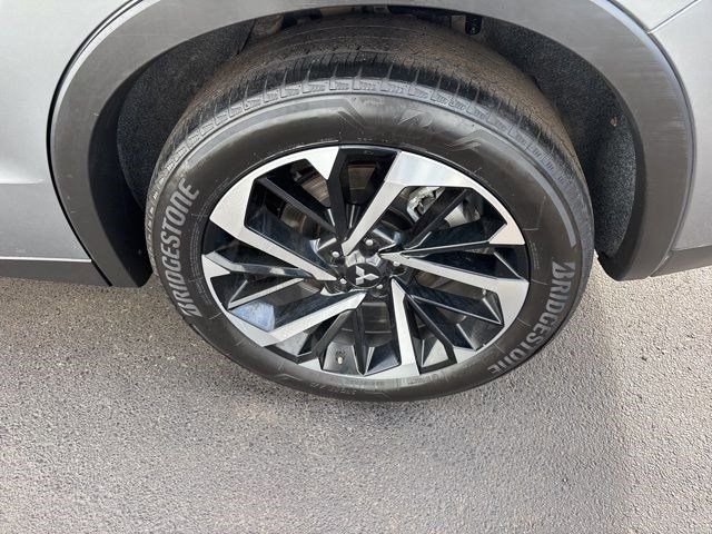 Mitsubishi Outlander SE 2024