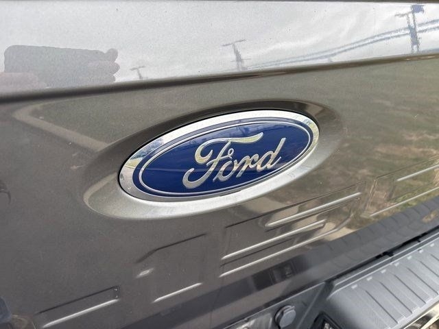 Ford F-150 XLT SuperCrew 4WD 2023