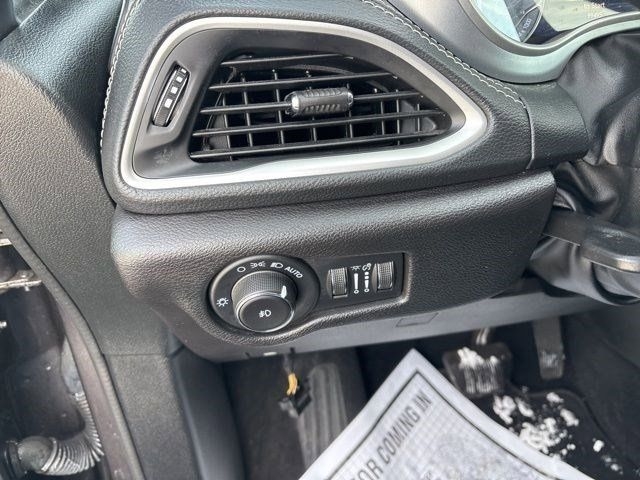 Chrysler Pacifica Touring 2022