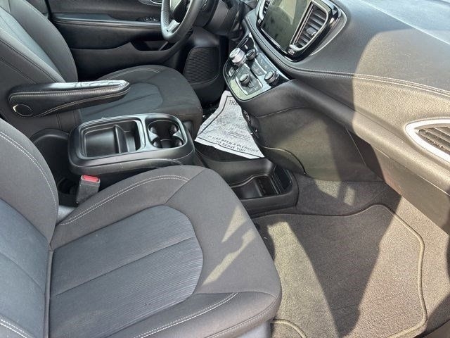 Chrysler Pacifica Touring 2022