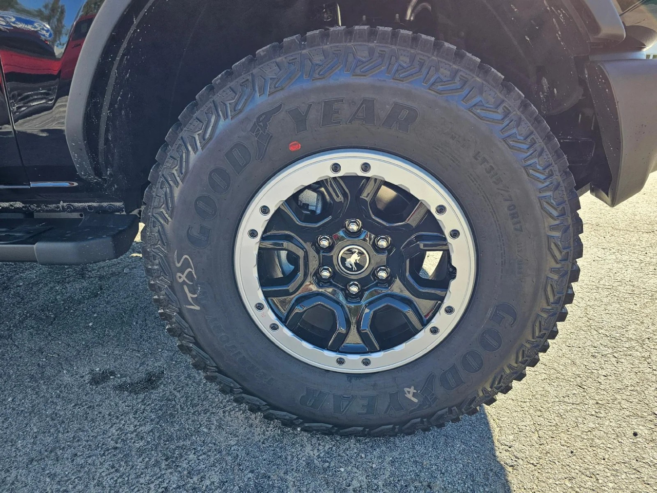 Ford Bronco Outer Banks 4-Door 2024