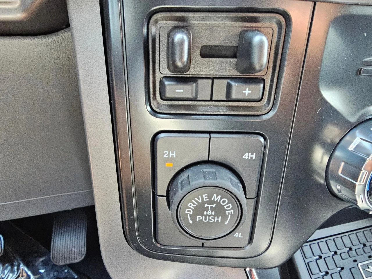 Ford F-150 XLT SuperCrew 4WD 2025