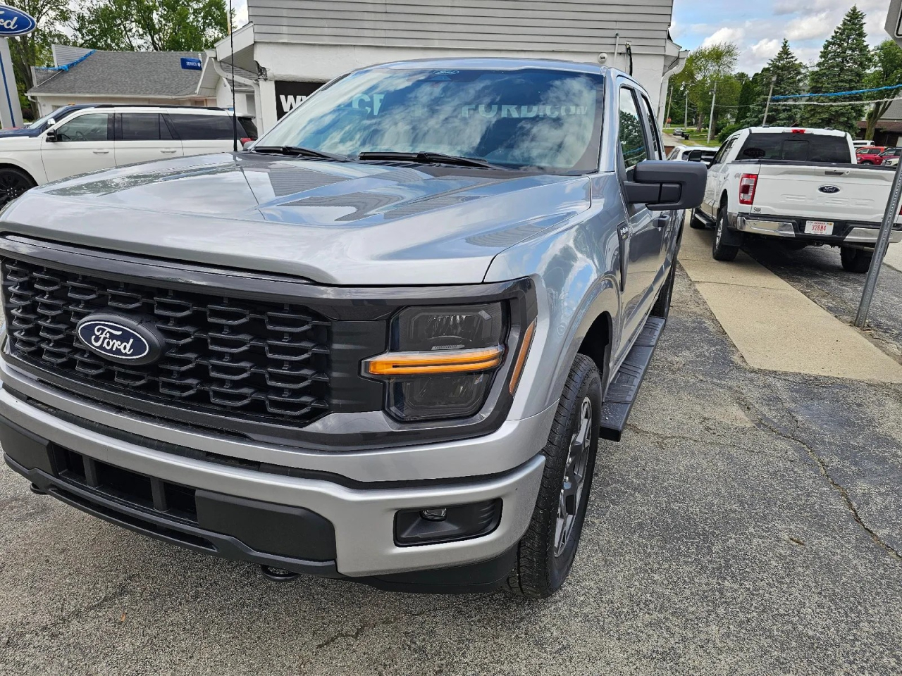 Ford F-150 STX SuperCab 4WD 2025