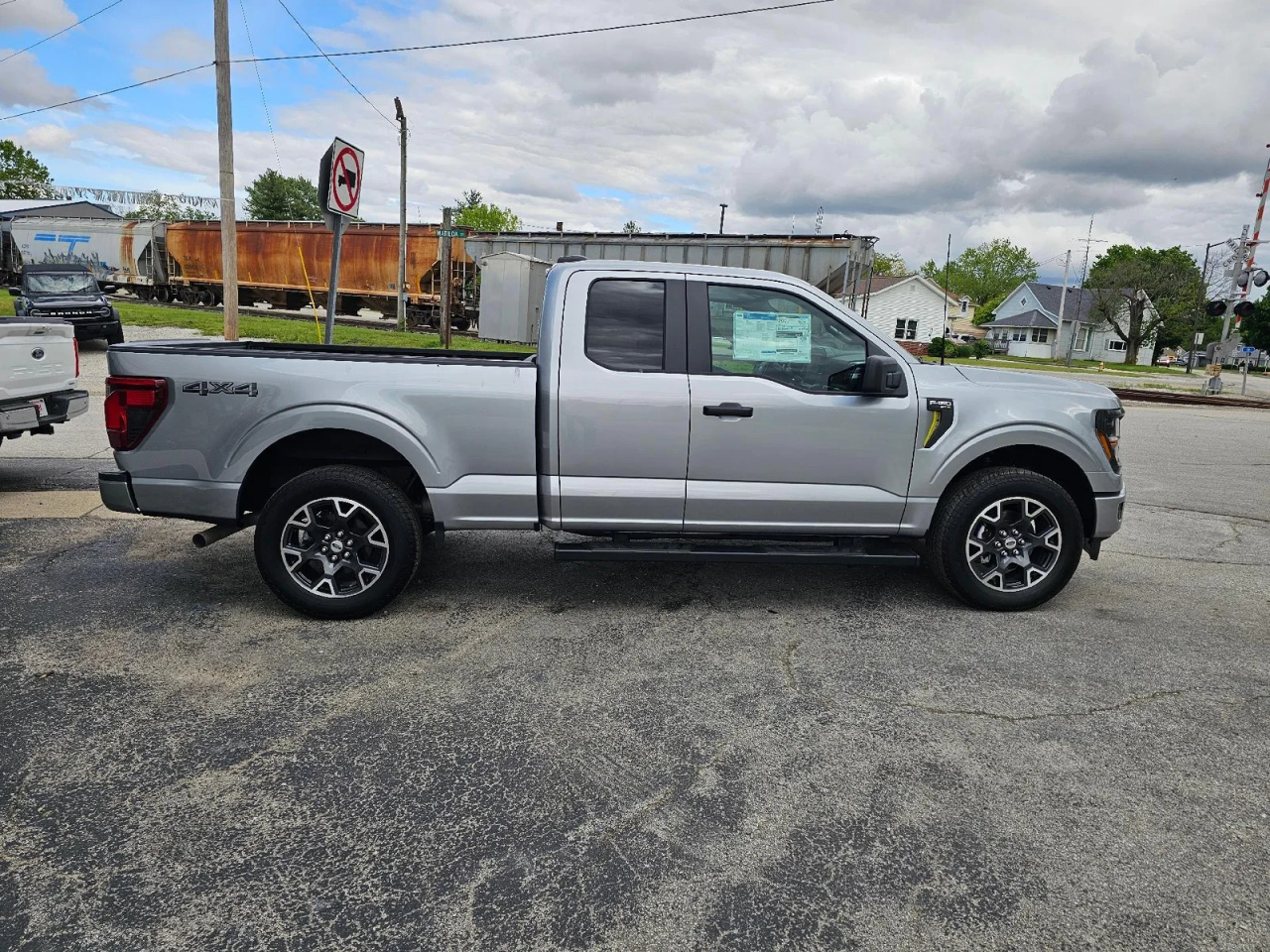 Ford F-150 STX SuperCab 4WD 2025
