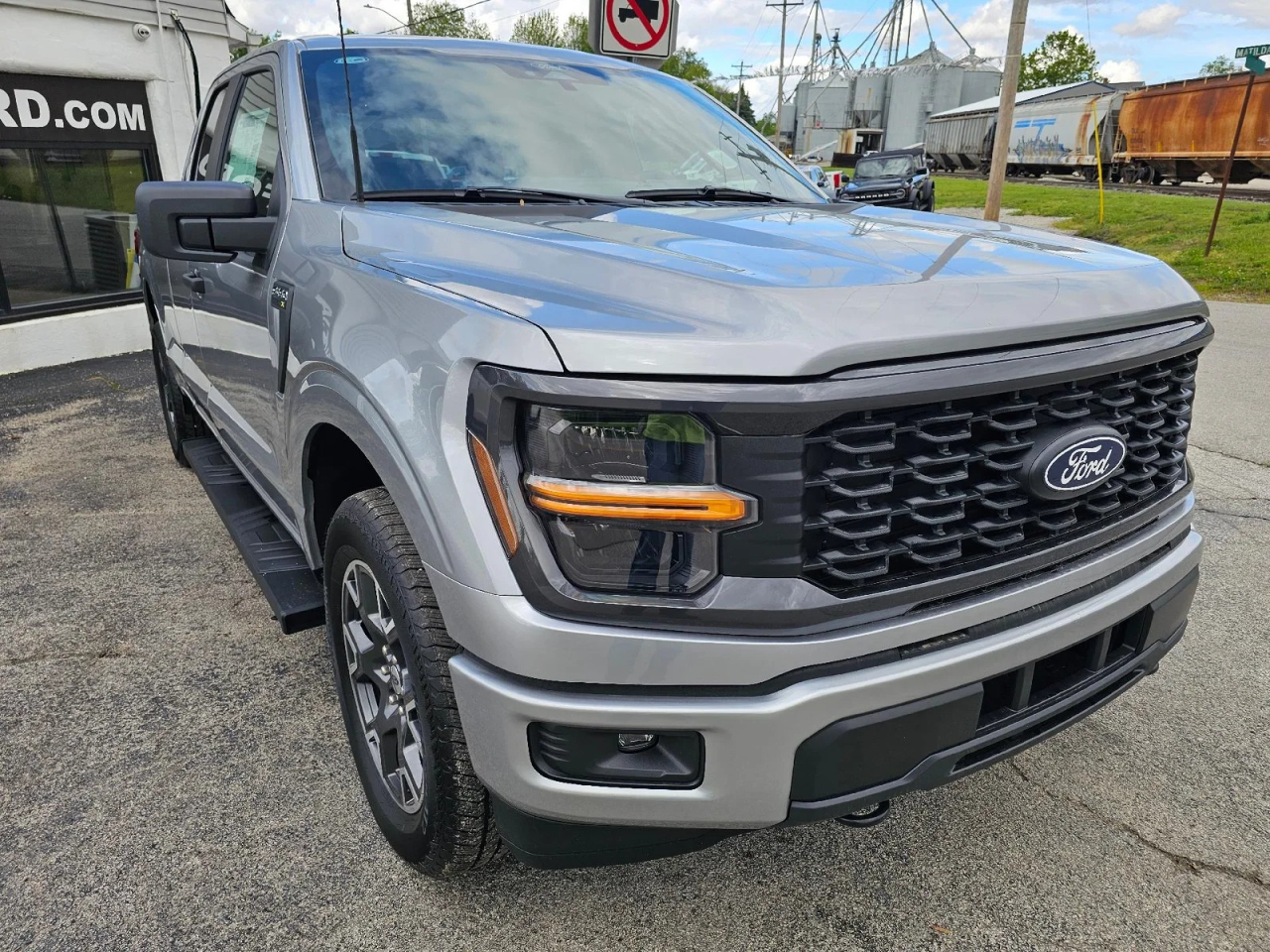Ford F-150 STX SuperCab 4WD 2025