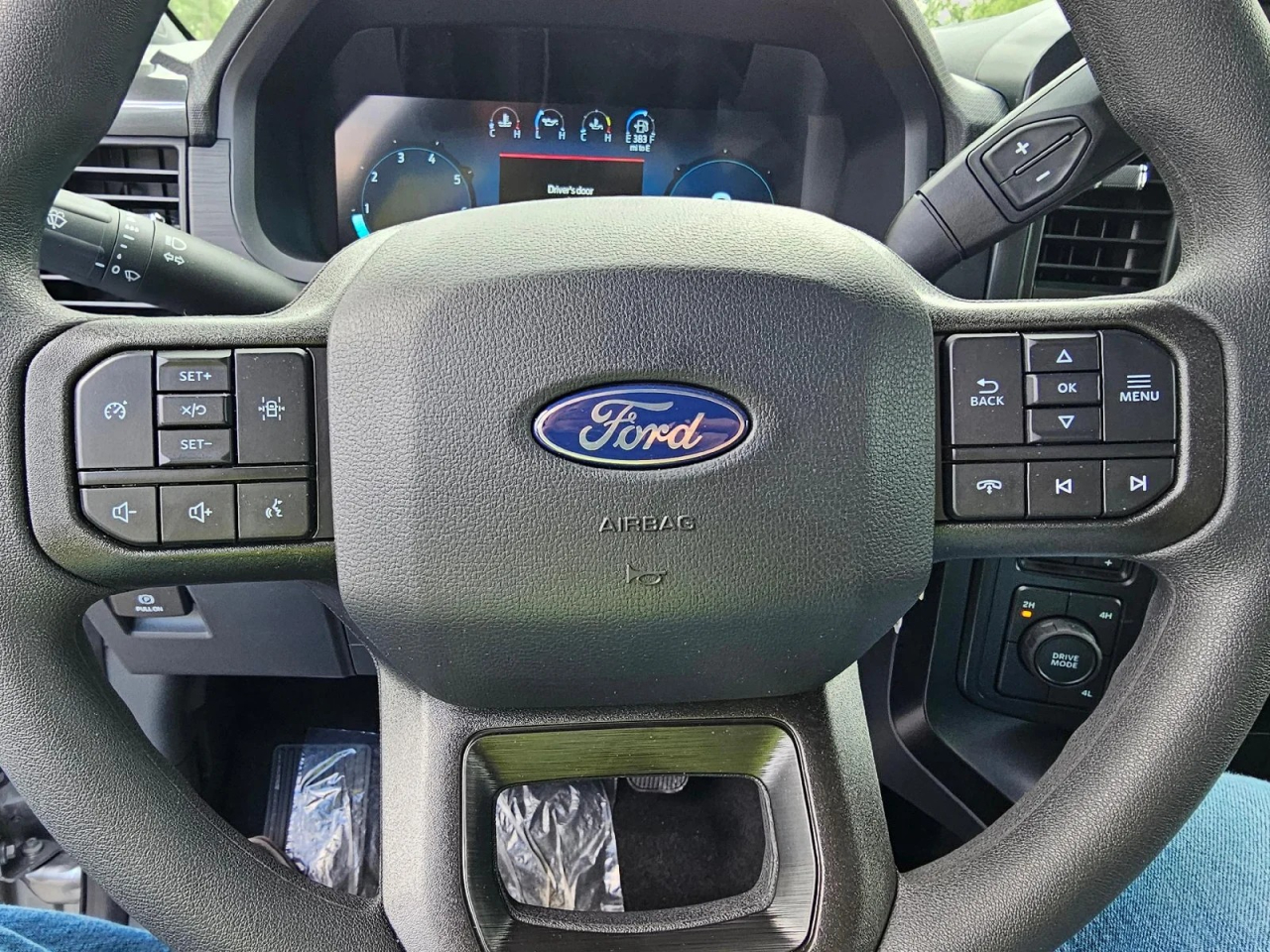 Ford F-150 STX SuperCab 4WD 2025