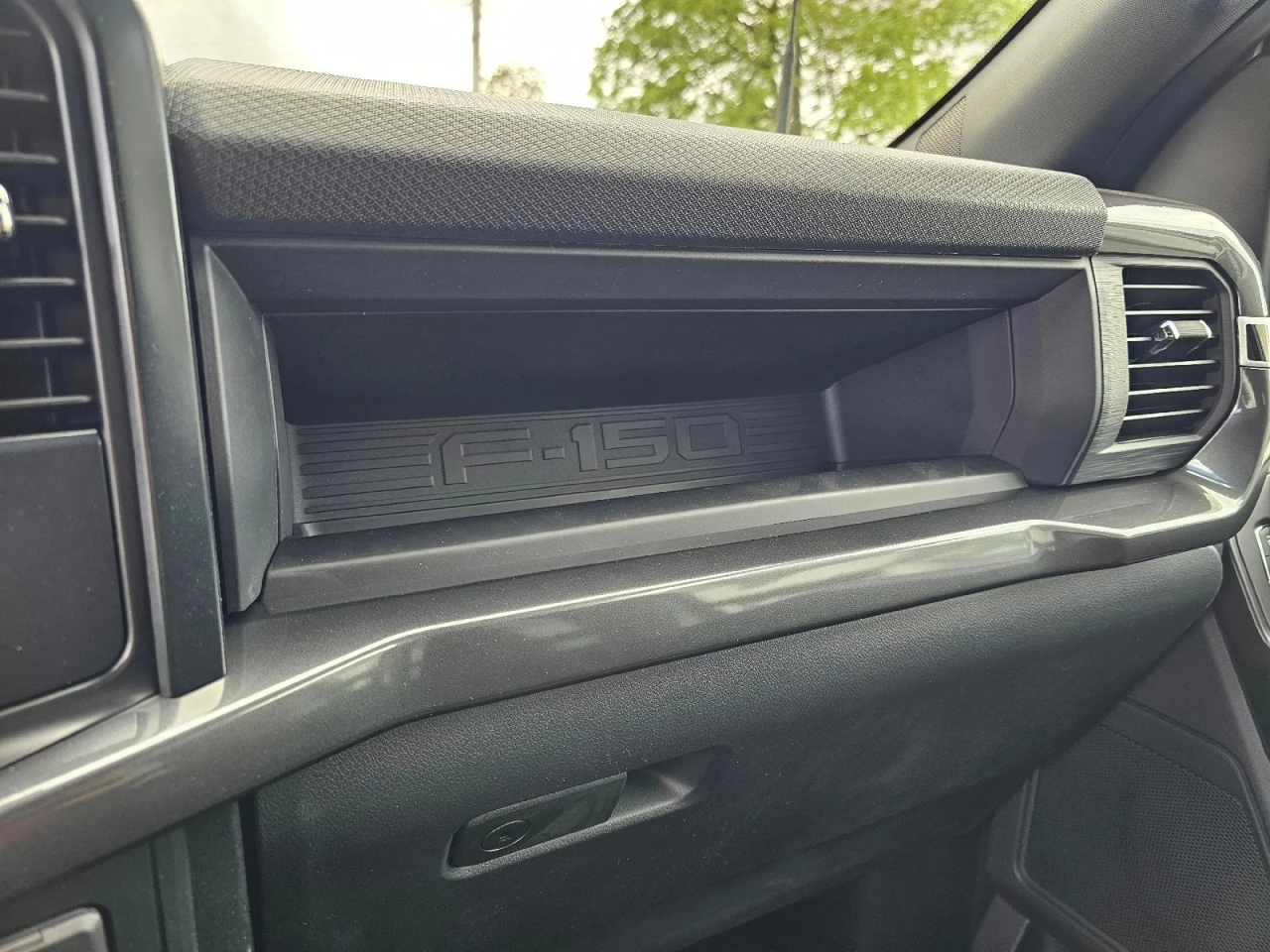 Ford F-150 STX SuperCab 4WD 2025