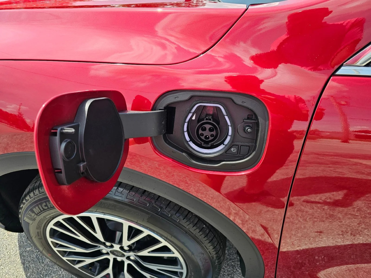 Ford Escape Plug-in Hybrid  2025